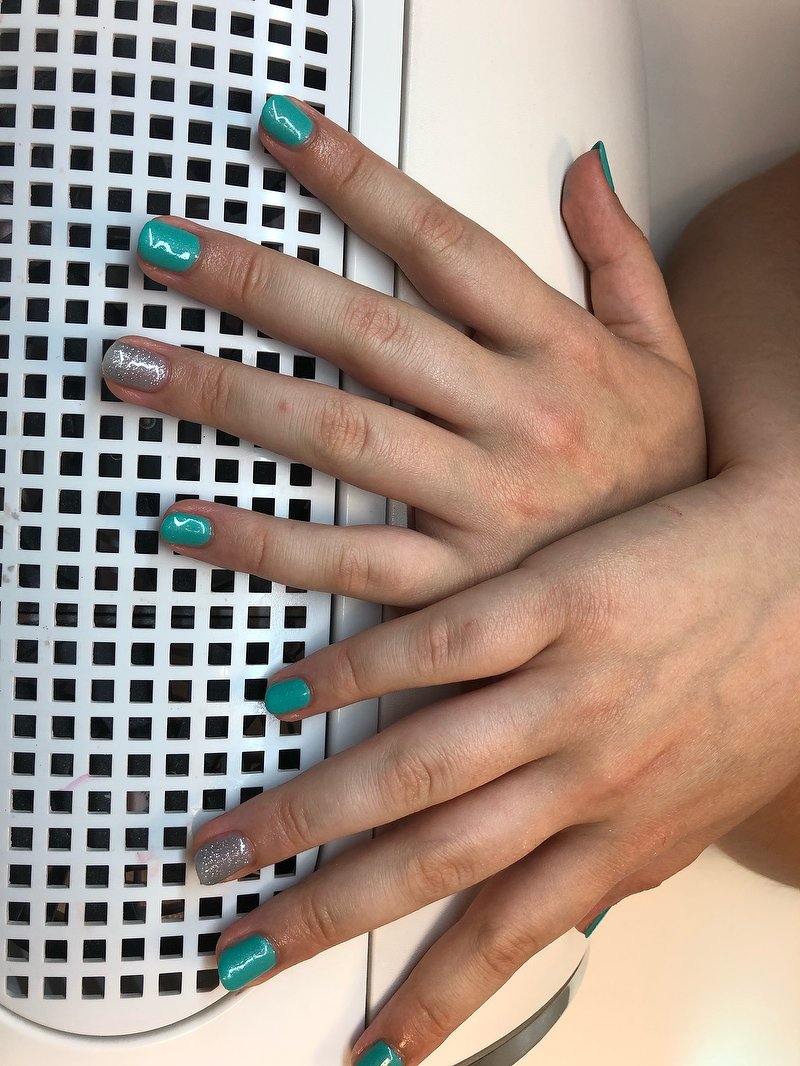 Turquoise en zilveren gellak